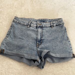 Short jeans